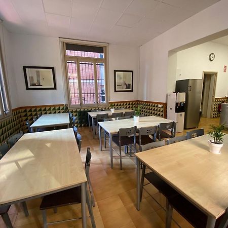 Leevin Student Barcelona Apartment Bagian luar foto