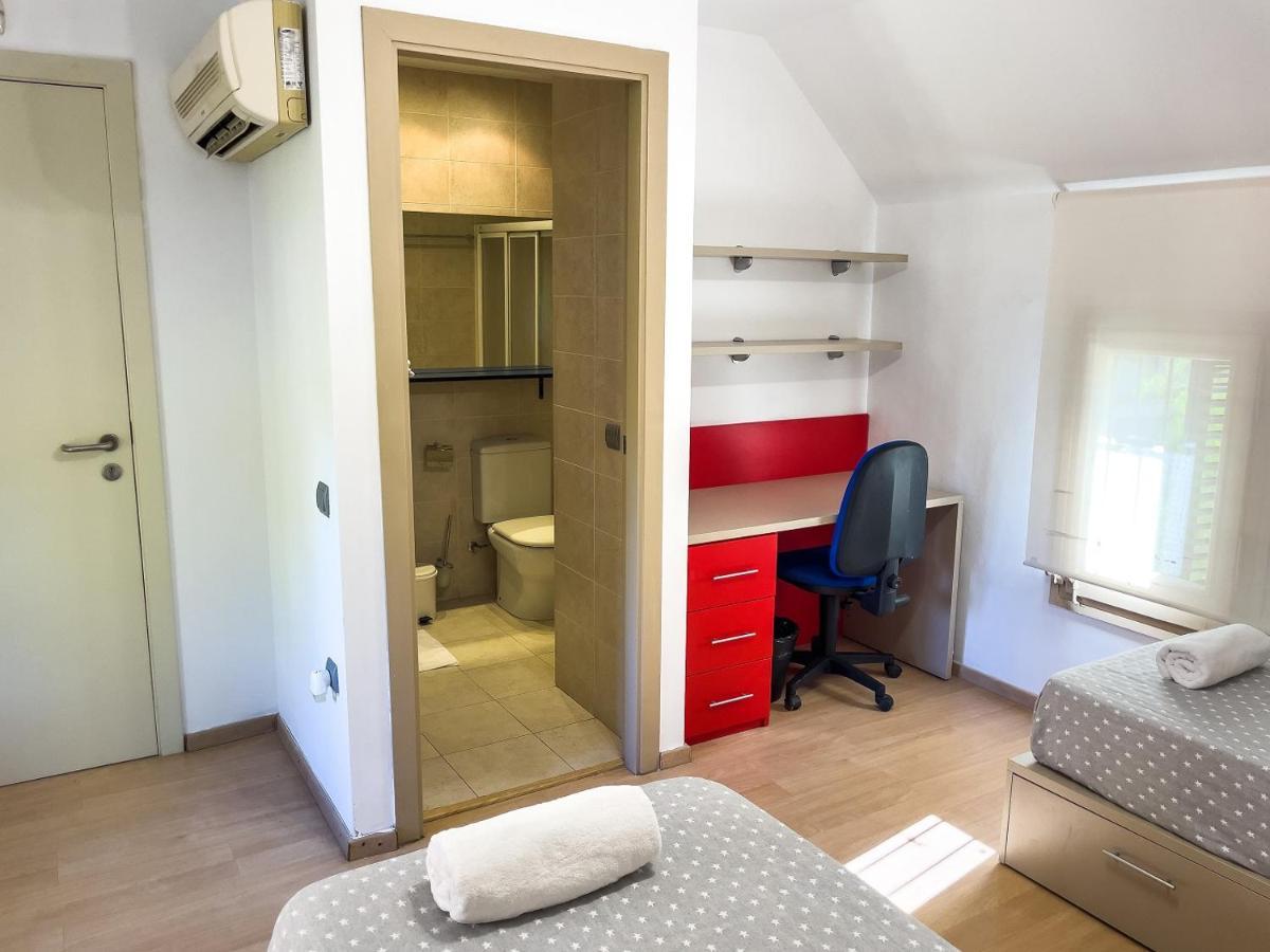 Leevin Student Barcelona Apartment Bagian luar foto