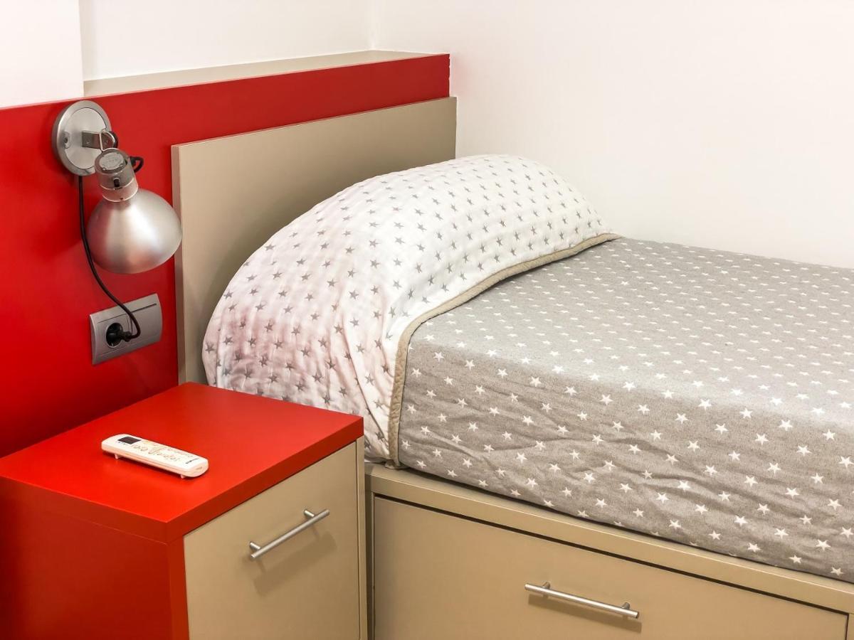 Leevin Student Barcelona Apartment Bagian luar foto