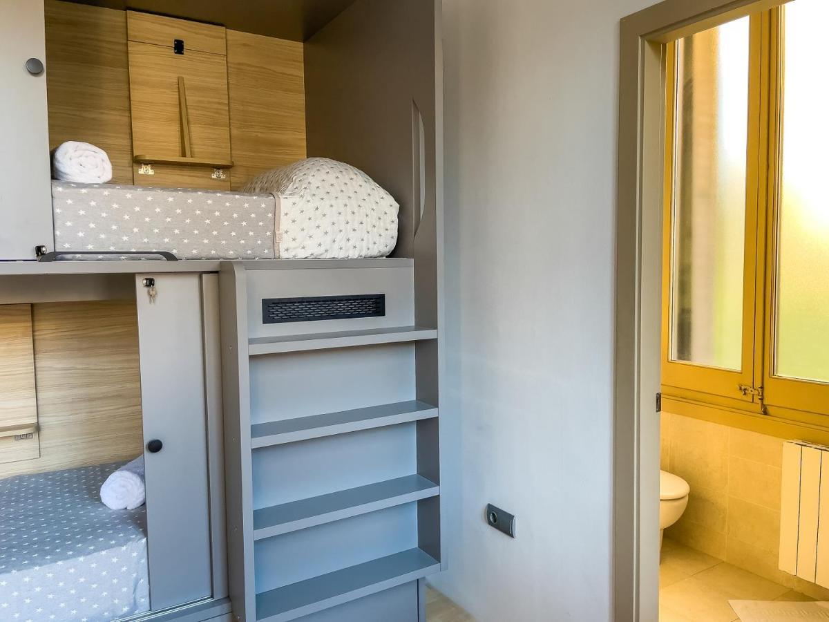 Leevin Student Barcelona Apartment Bagian luar foto