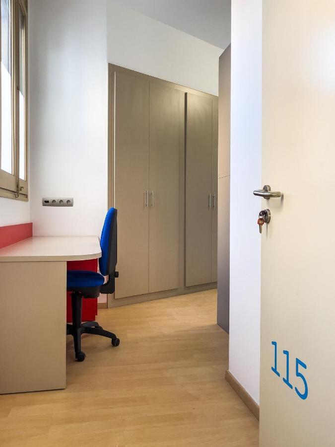 Leevin Student Barcelona Apartment Bagian luar foto