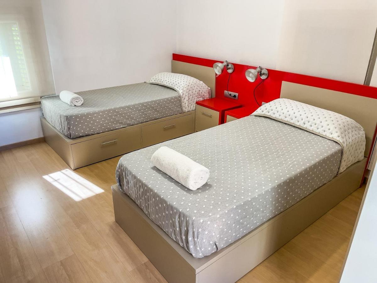Leevin Student Barcelona Apartment Bagian luar foto