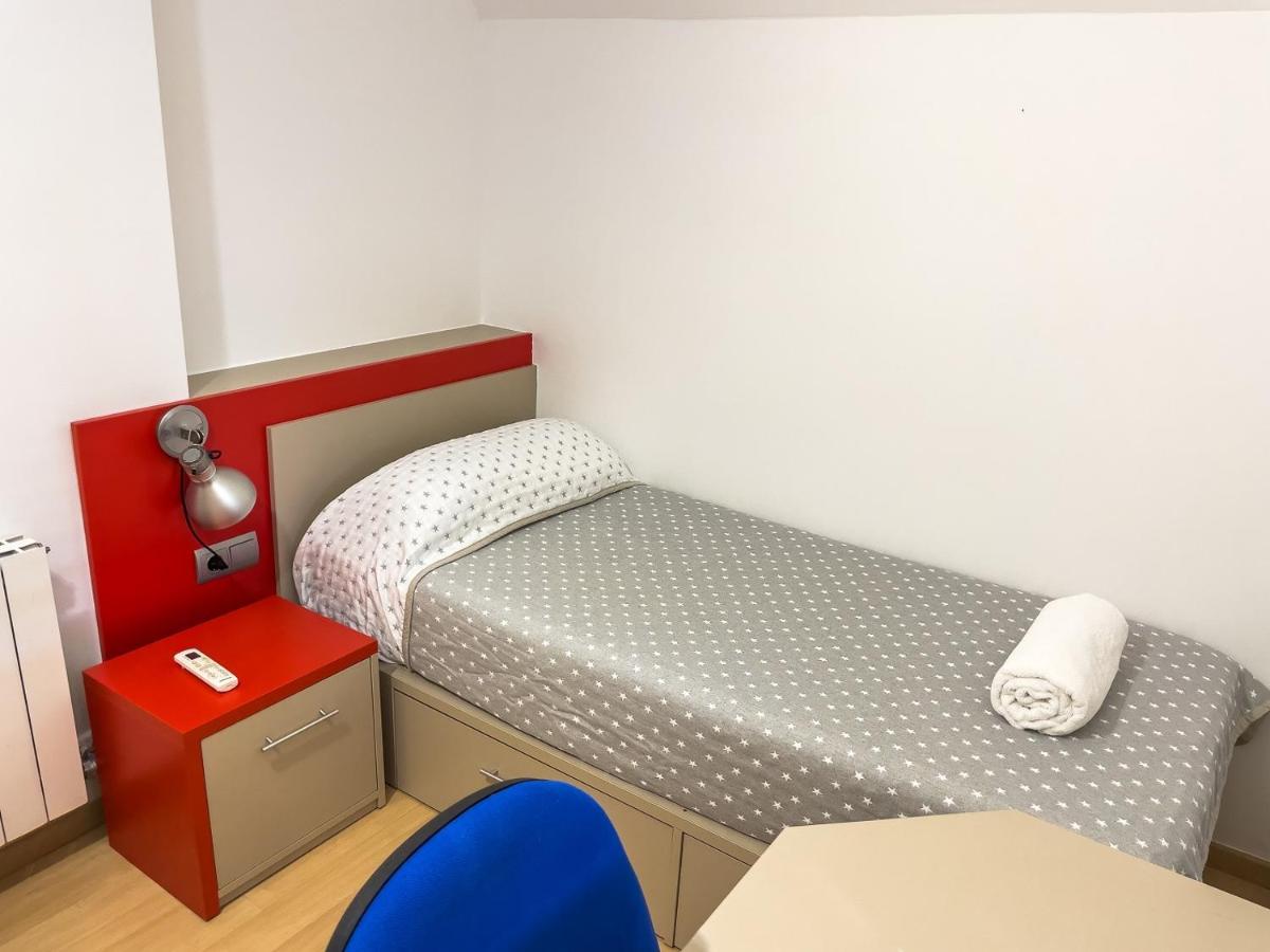 Leevin Student Barcelona Apartment Bagian luar foto