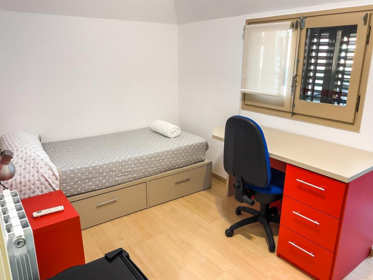 Leevin Student Barcelona Apartment Bagian luar foto