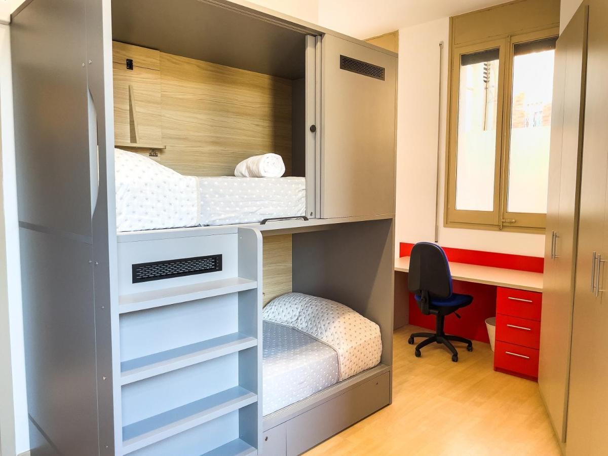 Leevin Student Barcelona Apartment Bagian luar foto
