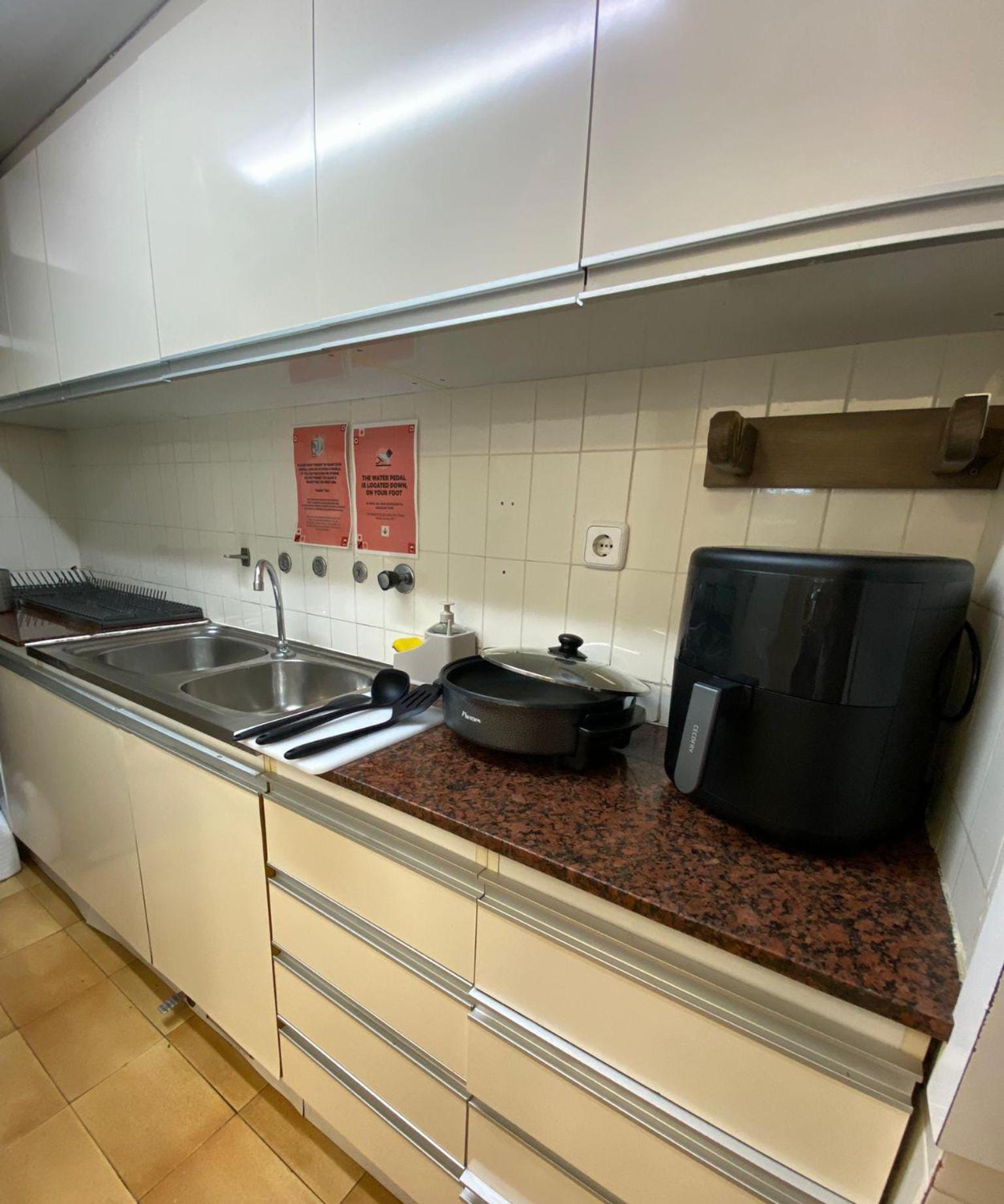 Leevin Student Barcelona Apartment Bagian luar foto