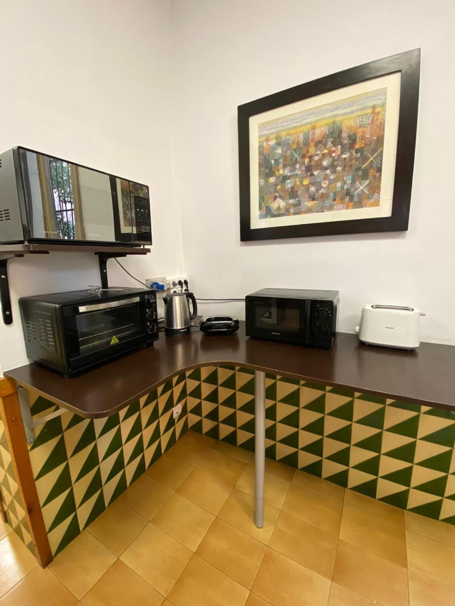 Leevin Student Barcelona Apartment Bagian luar foto